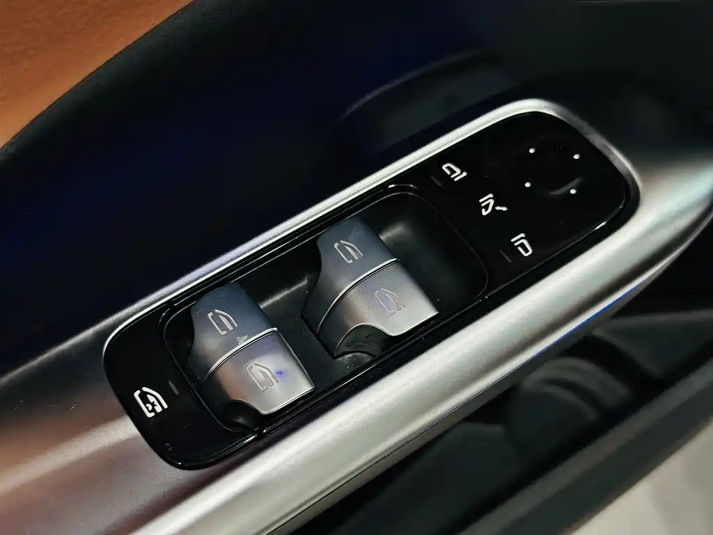 Mercedes-Benz C-Class — фото 11