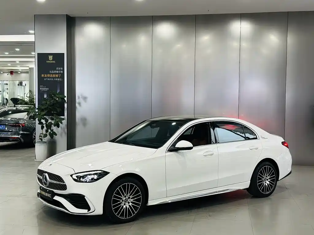 Mercedes-Benz C-Class — фото 1