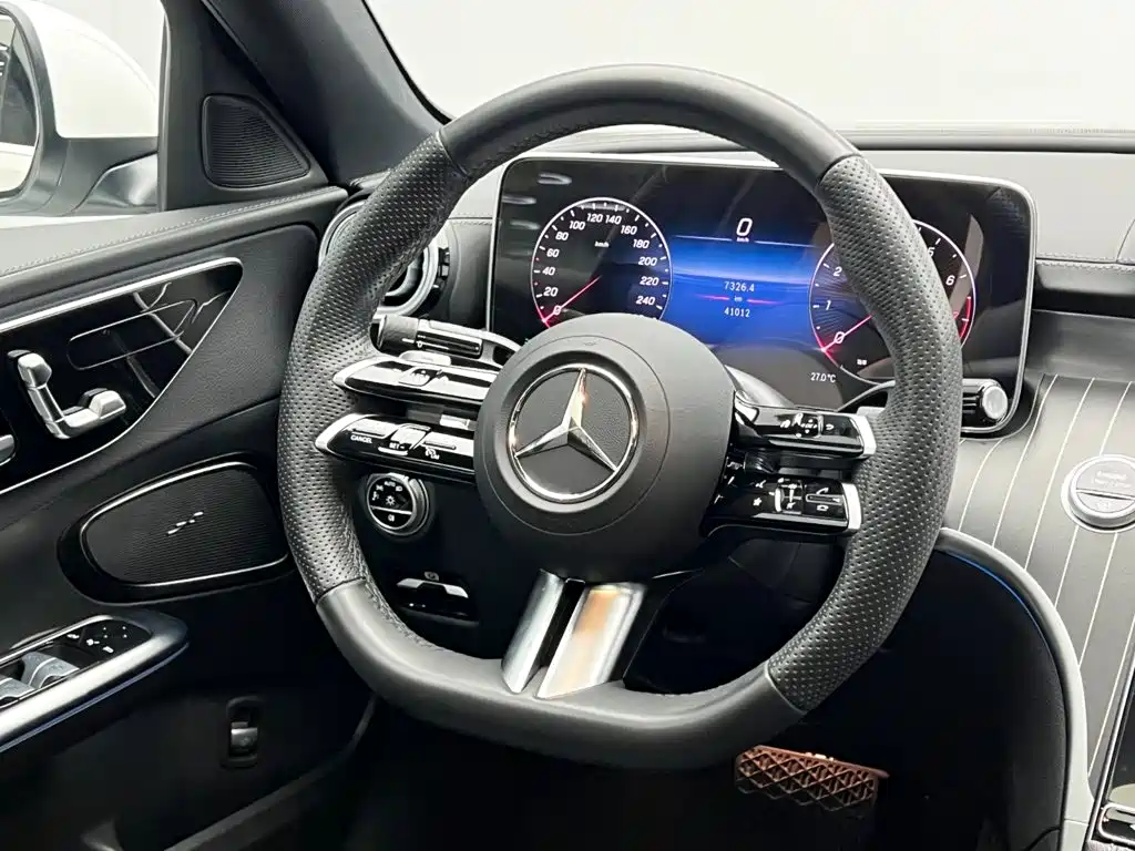 Mercedes-Benz C-Class — фото 20