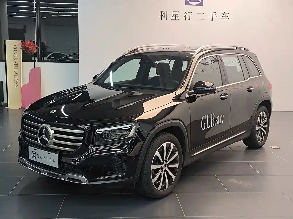 Mercedes-Benz GLB — фото 1