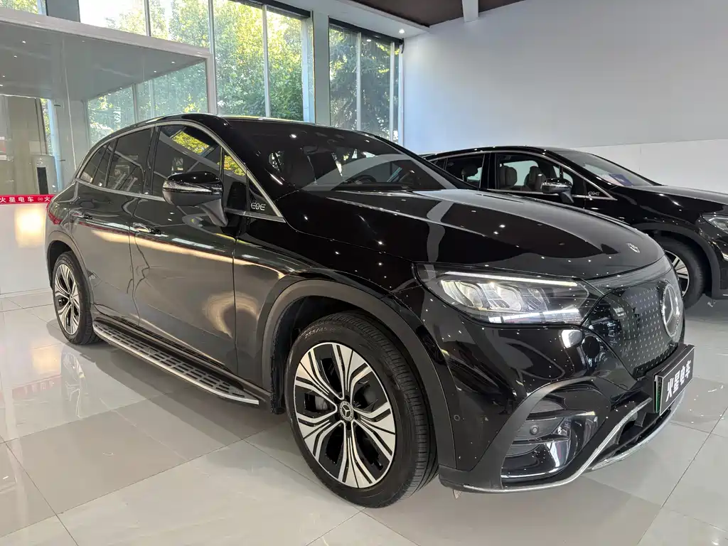 Mercedes-Benz EQE SUV — фото 2