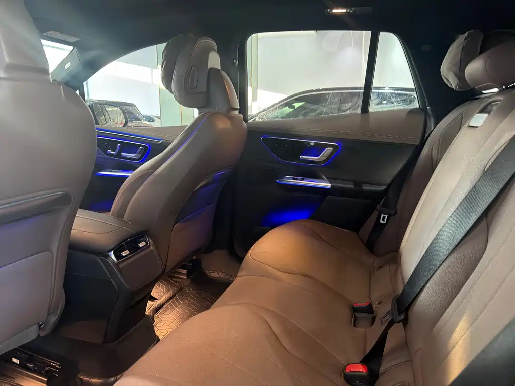 Mercedes-Benz EQE SUV — фото 4