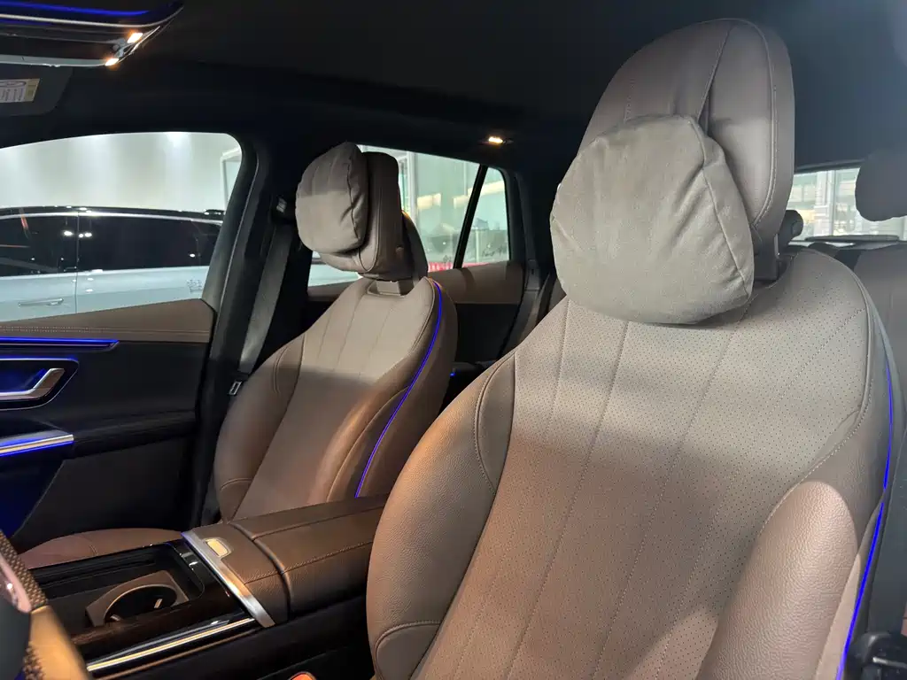 Mercedes-Benz EQE SUV — фото 10