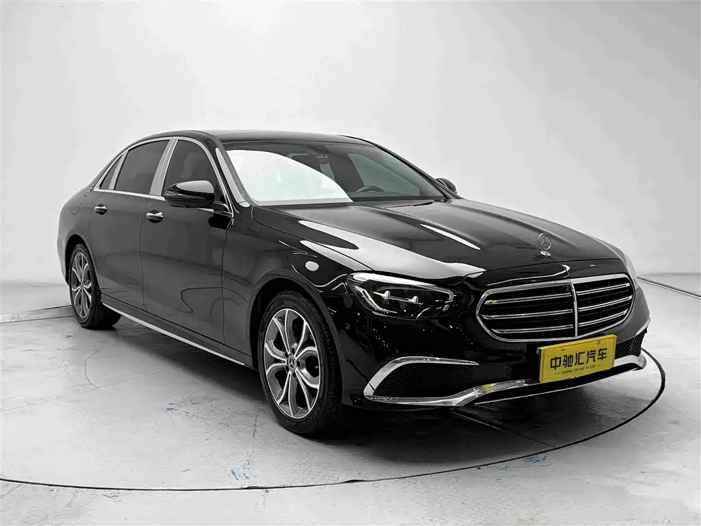 Mercedes-Benz E-Class — фото 3