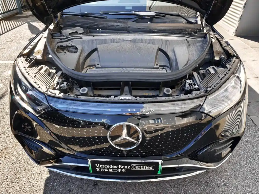 Mercedes-Benz EQE SUV — фото 4
