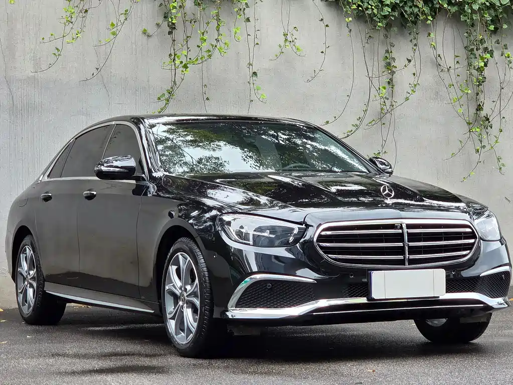 Mercedes-Benz E-Class — фото 3