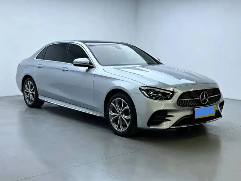 Mercedes-Benz E-Class — фото 3