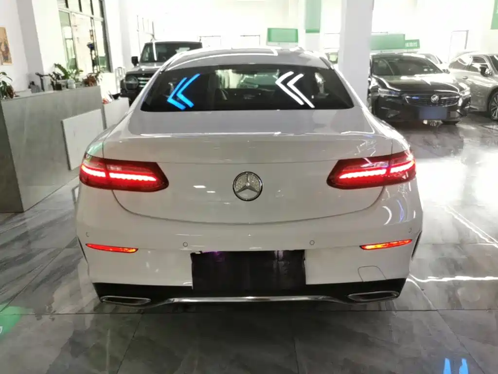 Mercedes-Benz E-Class (Import) — фото 5