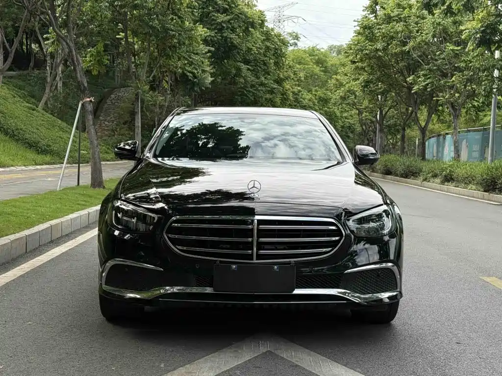 Mercedes-Benz E-Class — фото 4