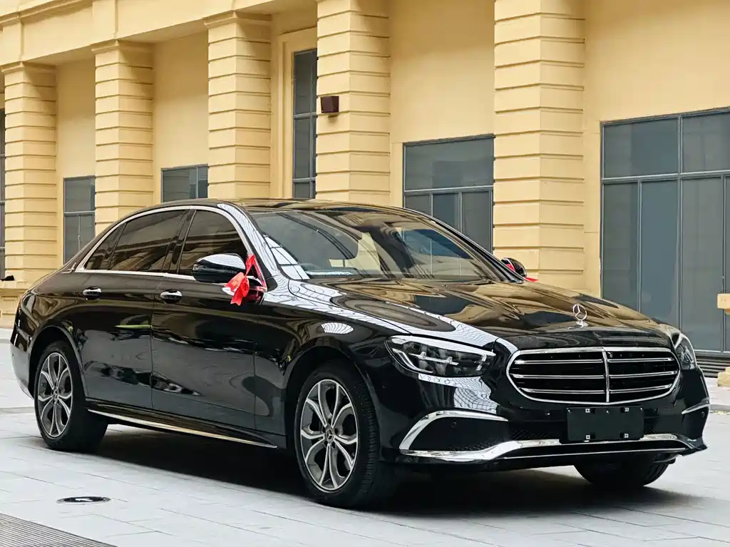 Mercedes-Benz E-Class — фото 3