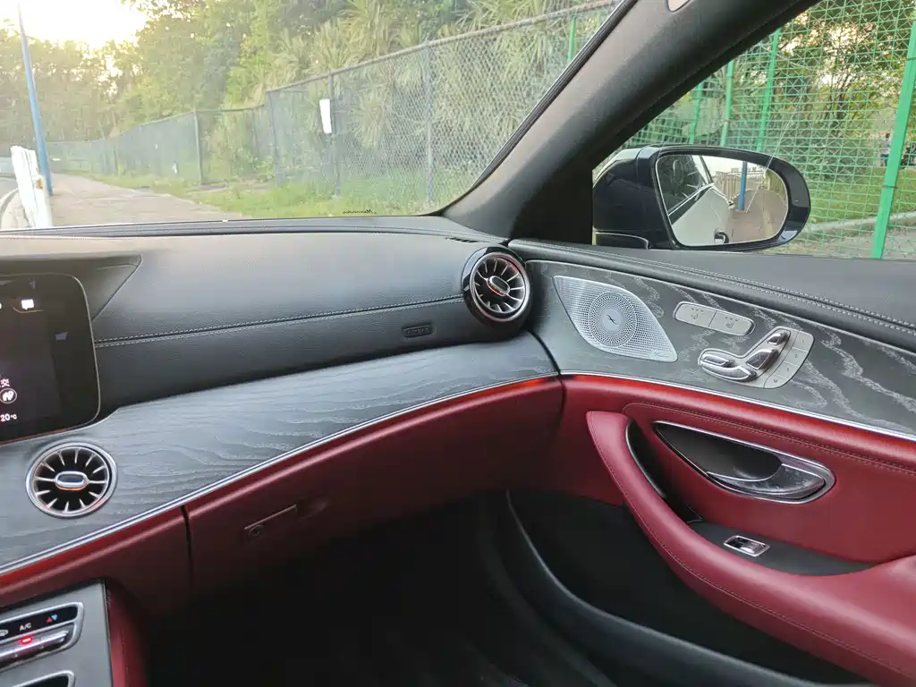 Mercedes-Benz CLS — фото 17