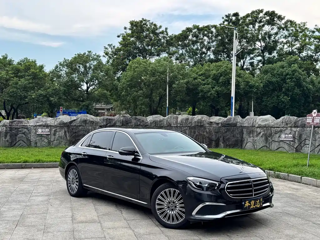 Mercedes-Benz E-Class — фото 3
