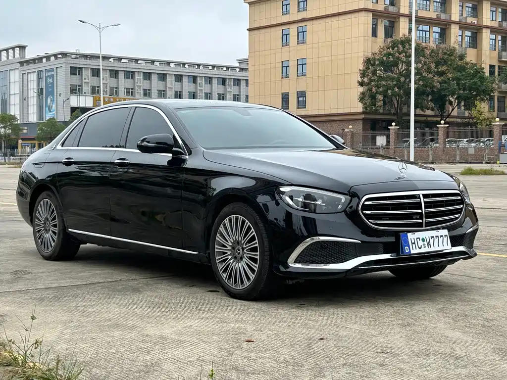 Mercedes-Benz E-Class — фото 5