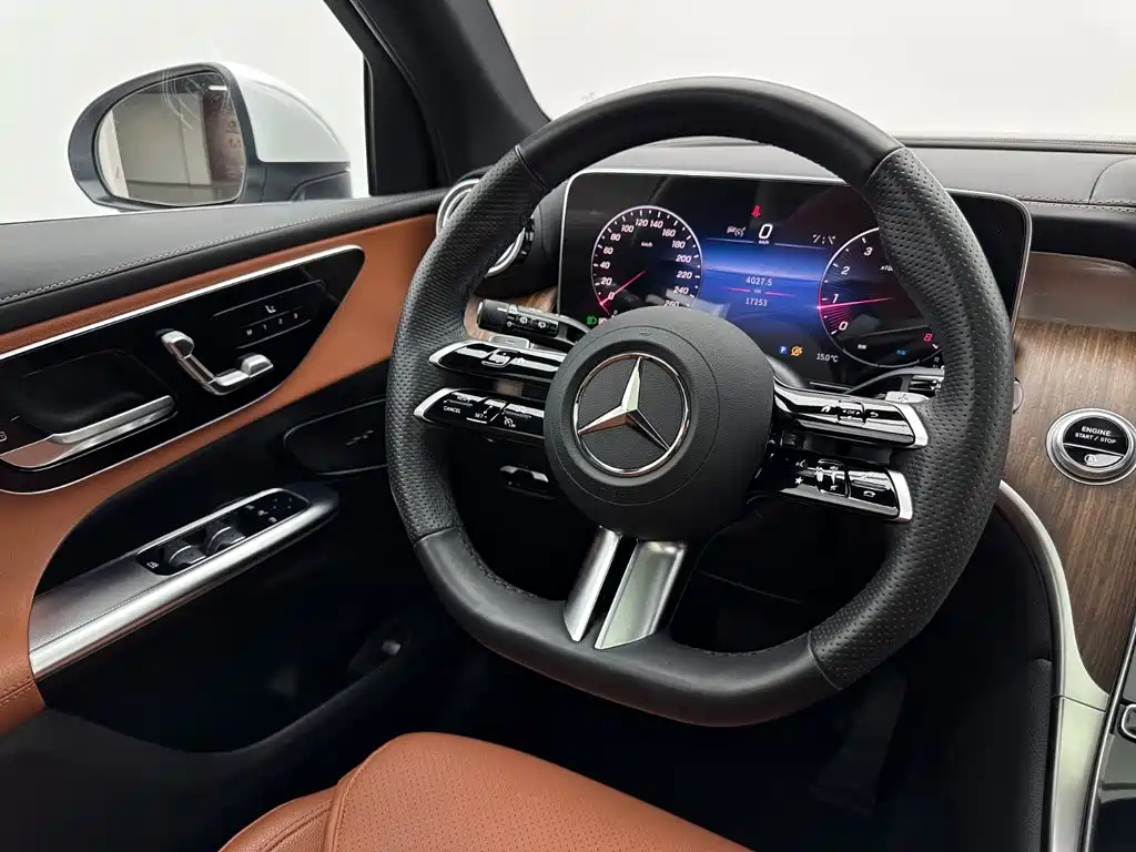 Mercedes-Benz GLC — фото 9