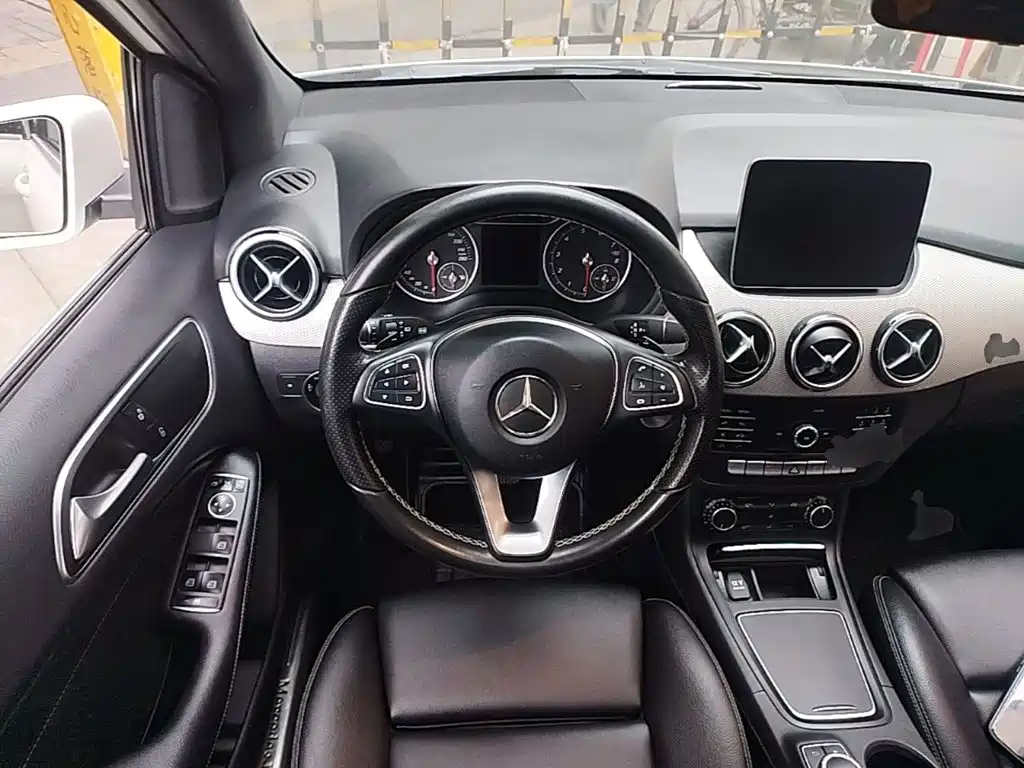 Mercedes-Benz B-Class — фото 14