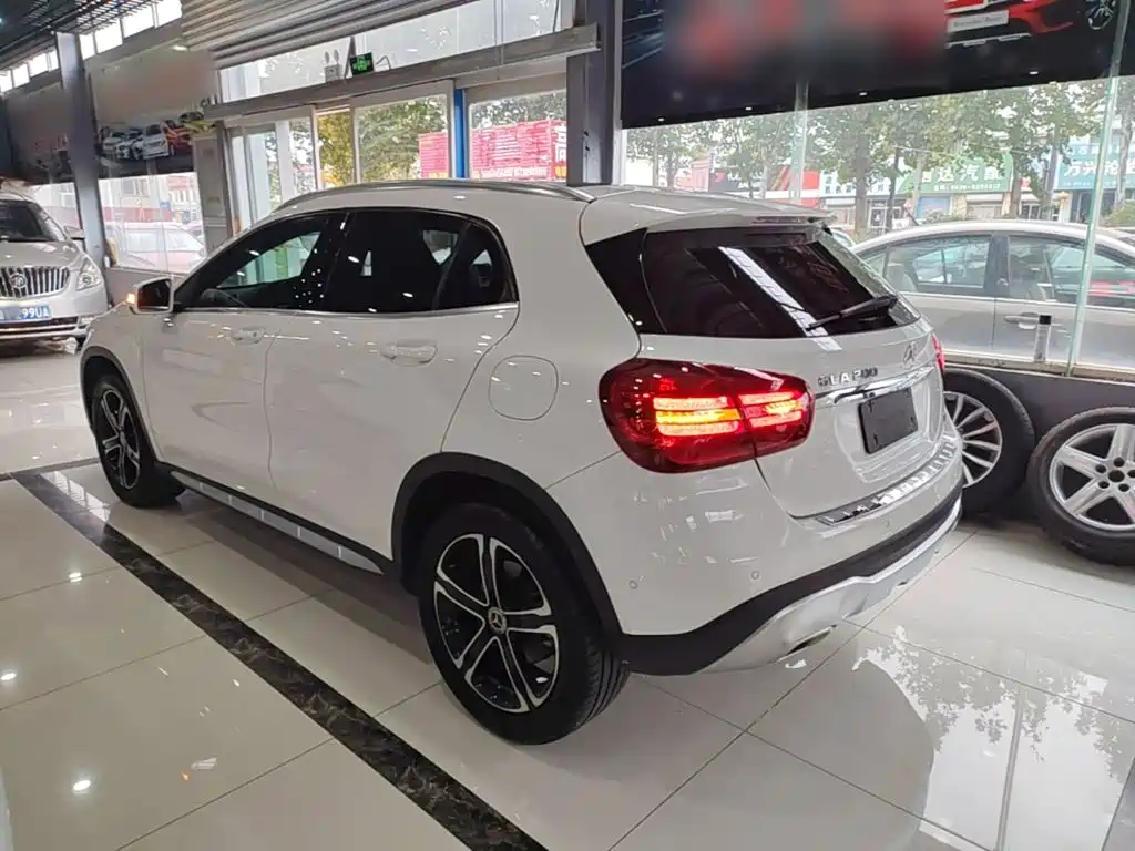 Mercedes-Benz GLA — фото 4