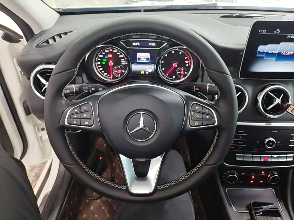 Mercedes-Benz GLA — фото 10
