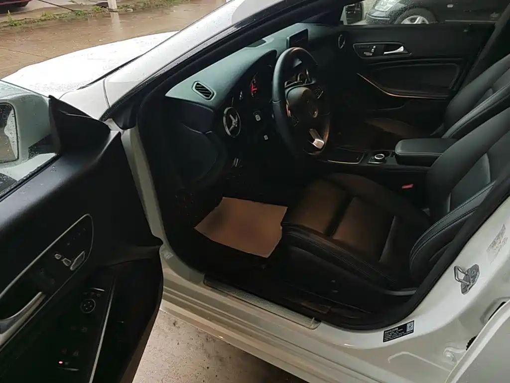 Mercedes-Benz CLA (Import) — фото 15