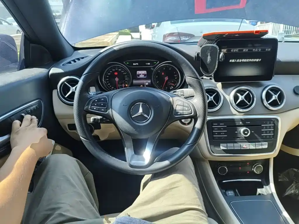 Mercedes-Benz CLA (Import) — фото 10