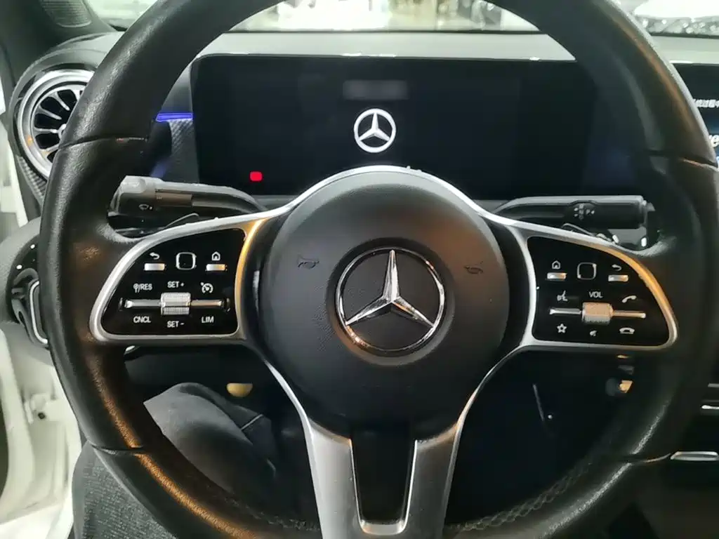 Mercedes-Benz A-Class — фото 10