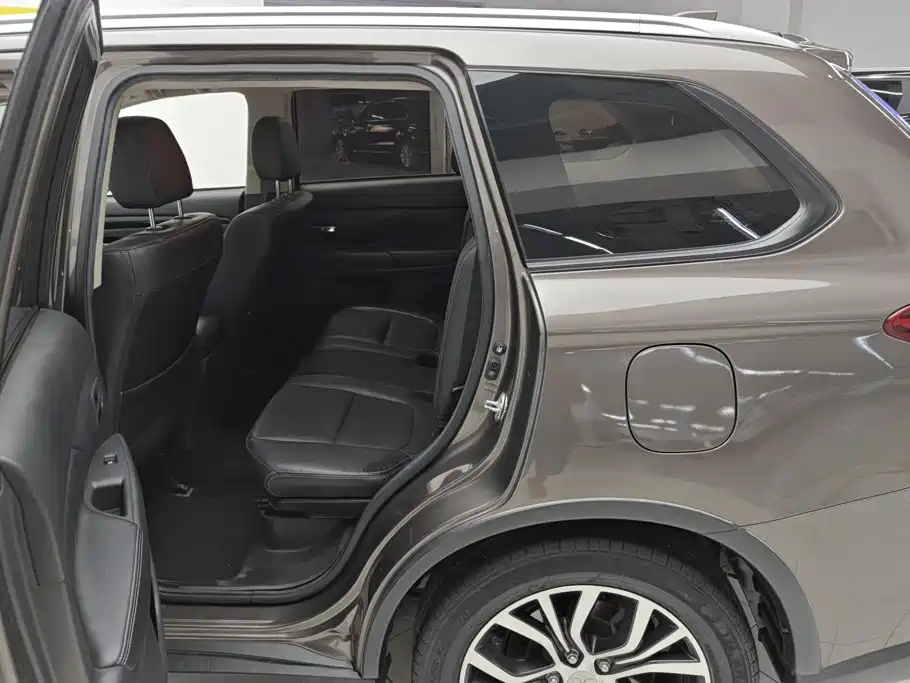 Mitsubishi Outlander — фото 11