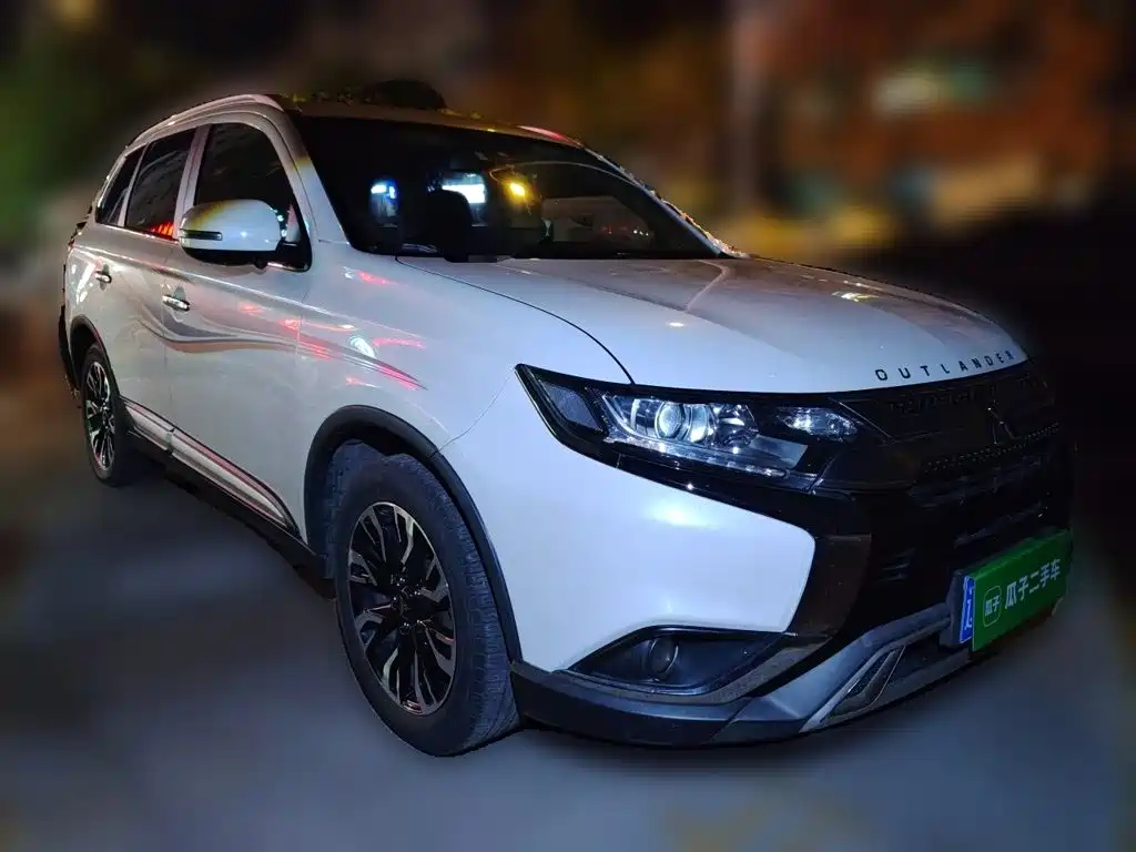 Mitsubishi Outlander — фото 3
