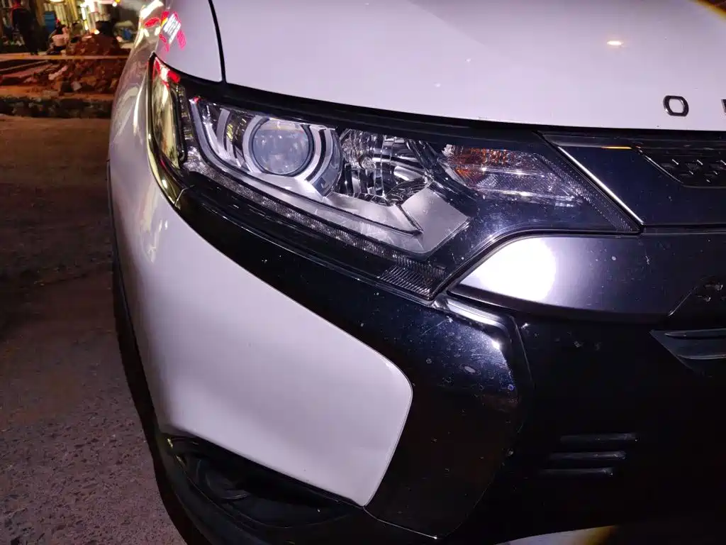 Mitsubishi Outlander — фото 7