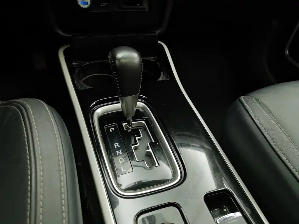 Mitsubishi Outlander — фото 13