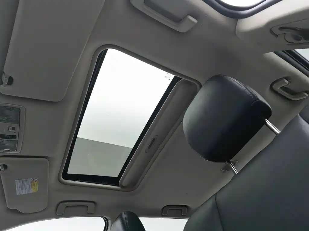 Mitsubishi Outlander — фото 14