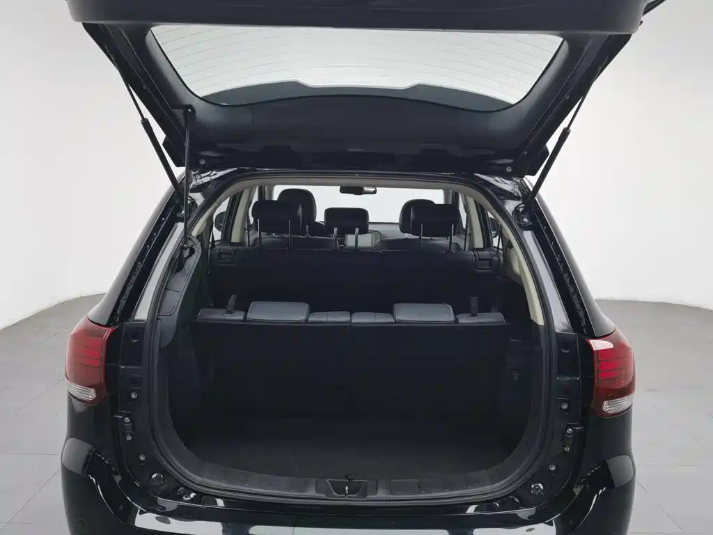 Mitsubishi Outlander — фото 16