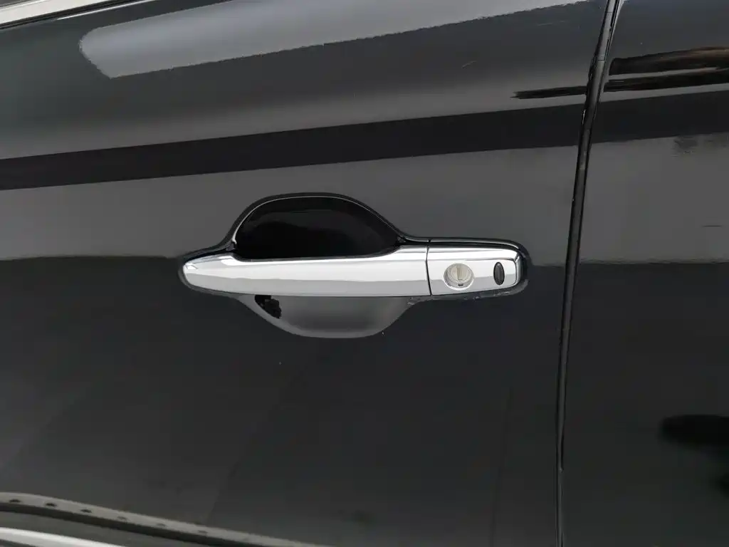 Mitsubishi Outlander — фото 18
