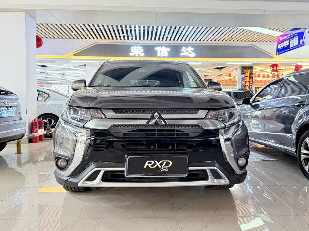 Mitsubishi Outlander — фото 2