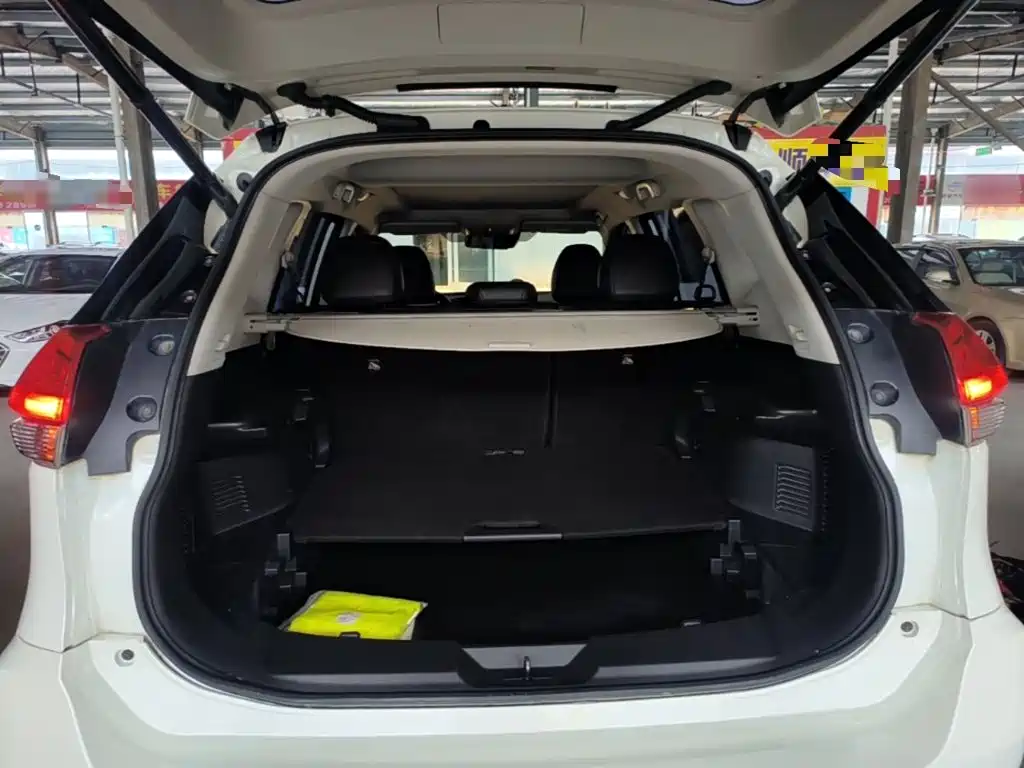 Nissan X-Trail — фото 18