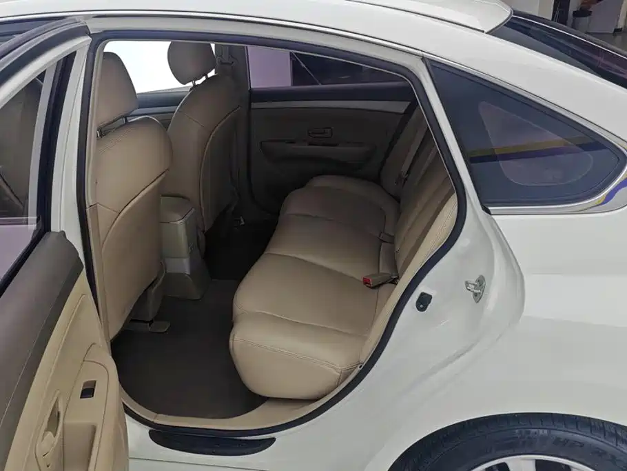 Nissan Sylphy — фото 11