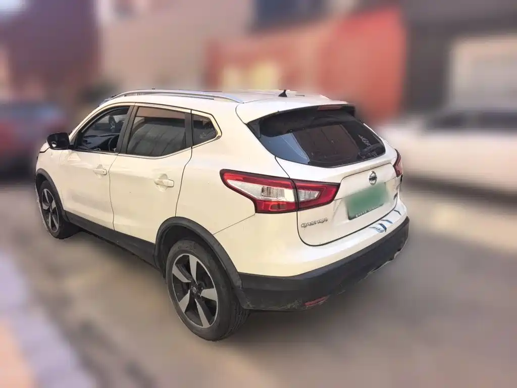 Nissan Qashqai — фото 4