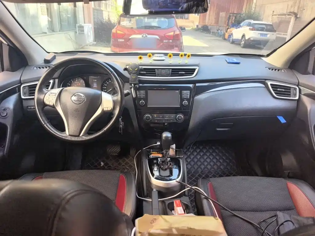 Nissan Qashqai — фото 10