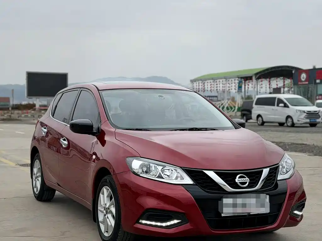 Nissan Tiida — фото 3