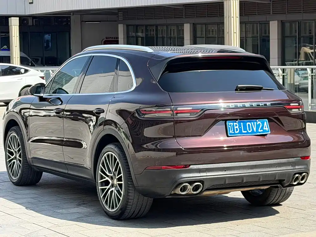 Porsche Cayenne — фото 5