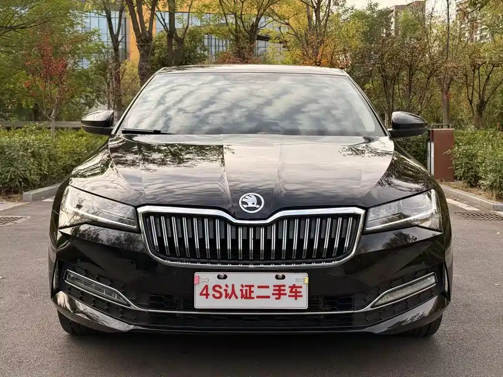 Skoda Superb — фото 3