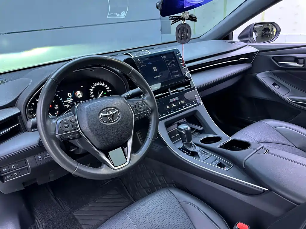 Toyota Avalon — фото 10