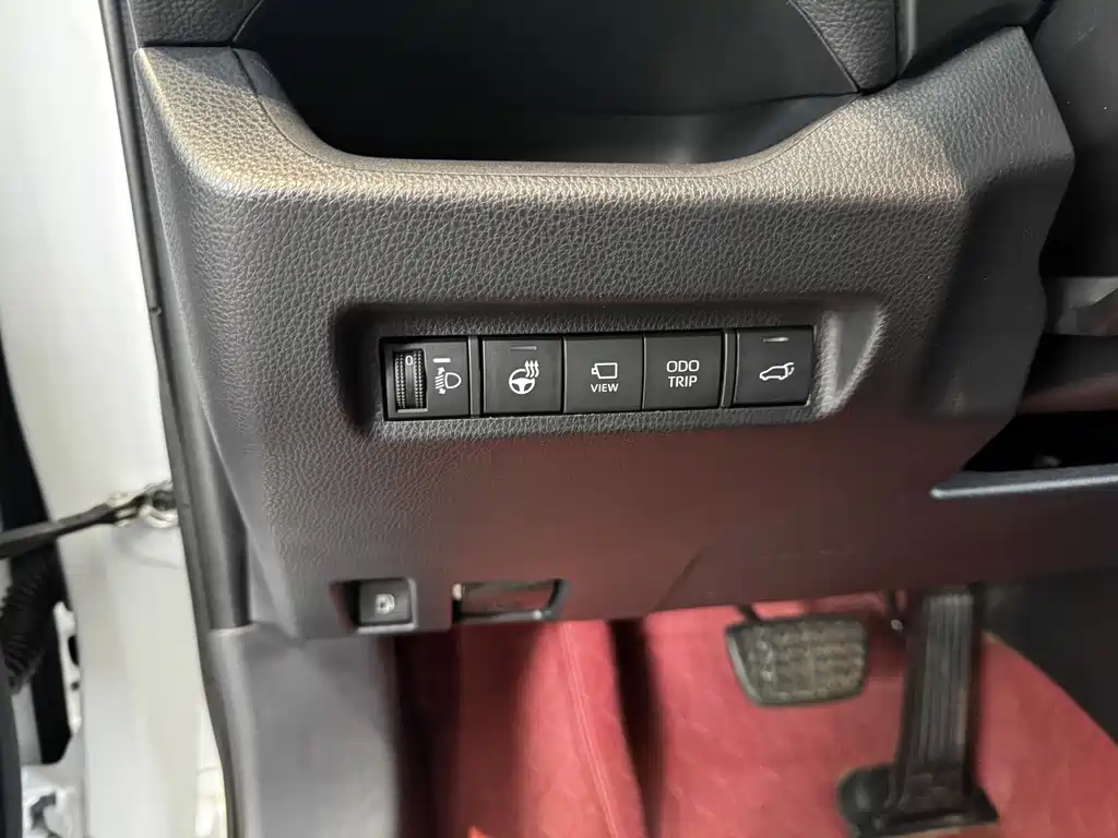 Toyota RAV4 — фото 9