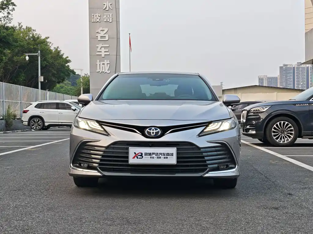 Toyota Camry — фото 3