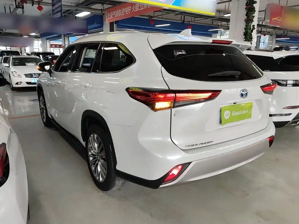 Toyota Highlander — фото 4