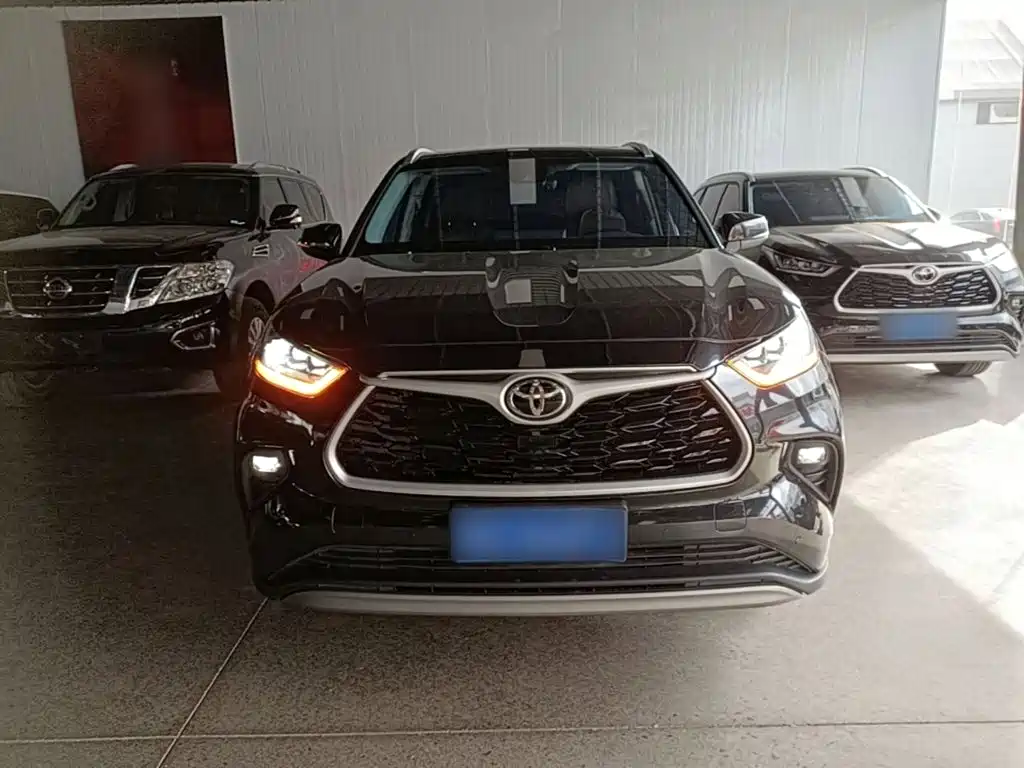 Toyota Highlander — фото 2