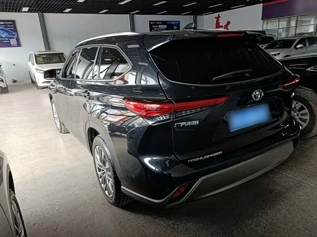 Toyota Highlander — фото 4