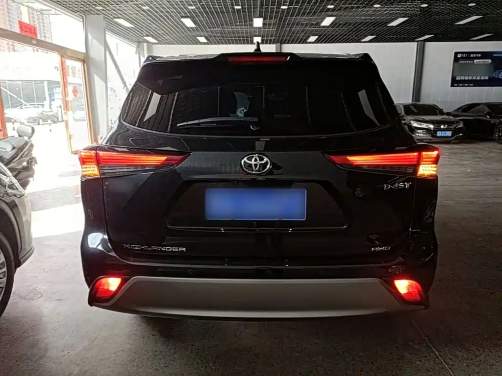 Toyota Highlander — фото 5