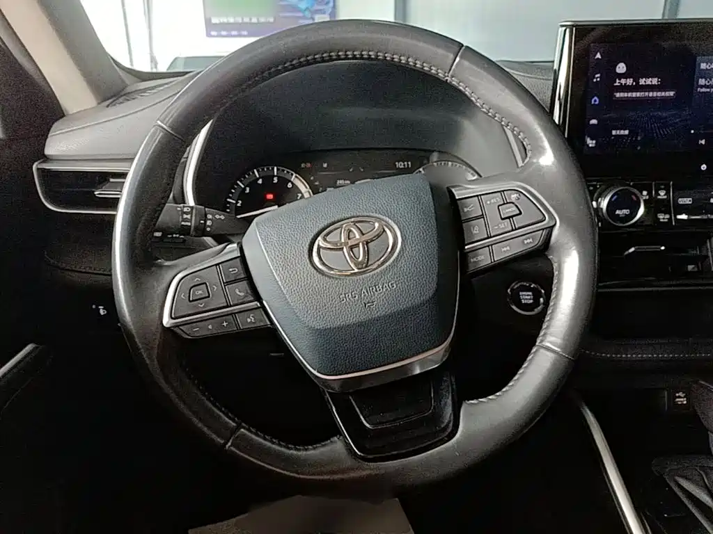 Toyota Highlander — фото 10