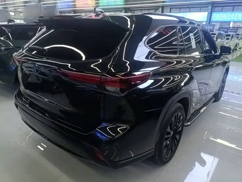 Toyota Highlander — фото 6