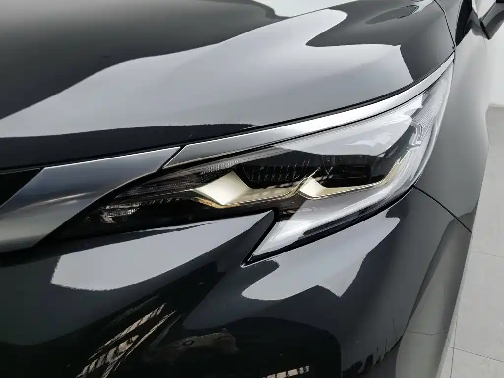 Toyota Granvia — фото 7