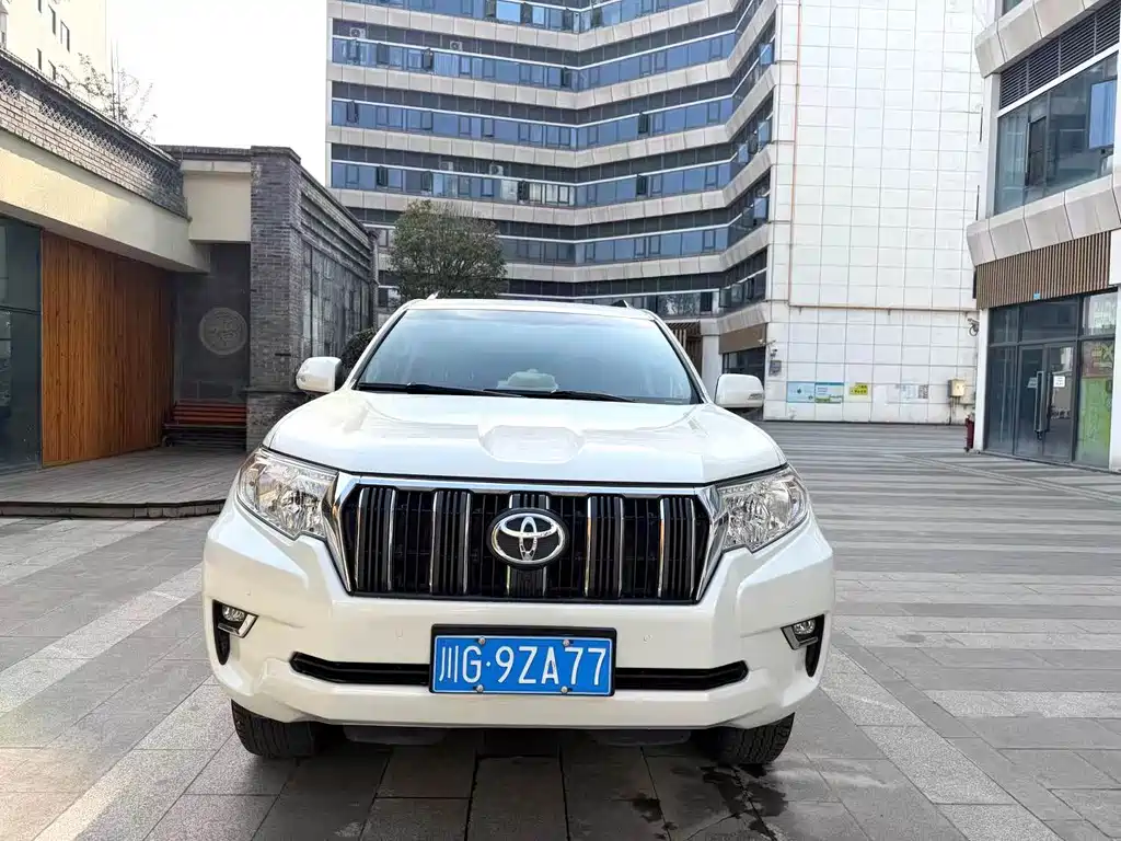 Toyota Prado — фото 2